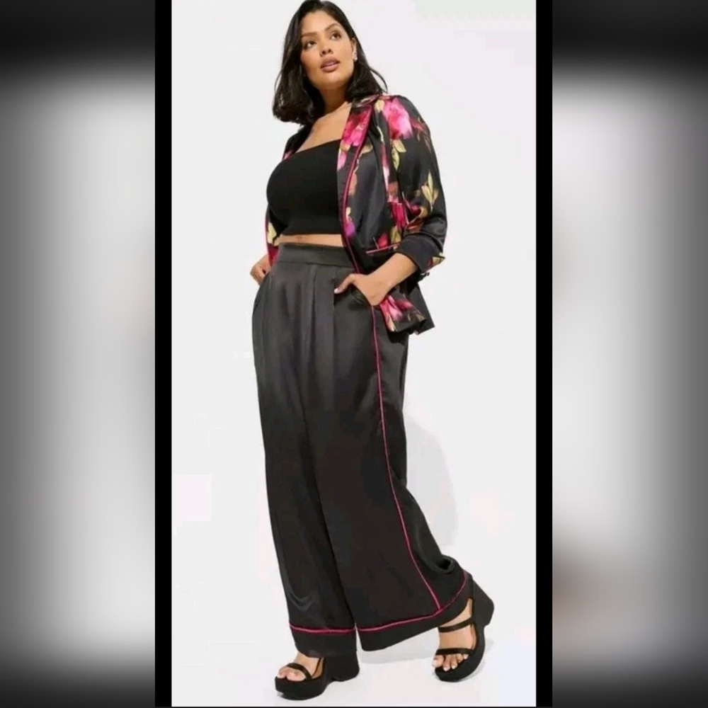 Torrid Wide Leg Pants Women's 2X Black Satin High Rise $79